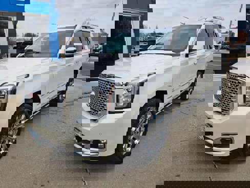 Used 2015 GMC Yukon Denali w/ Premium Package image 8