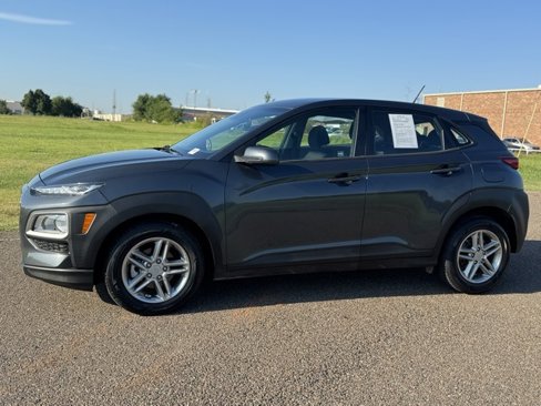 Used 2021 Hyundai Kona SE image 3