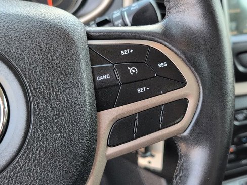 Used 2017 Jeep Cherokee Latitude w/ Comfort & Sound Group image 19
