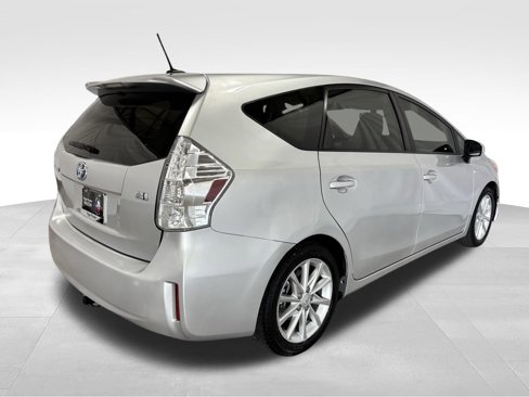 Used 2014 Toyota Prius V image 6