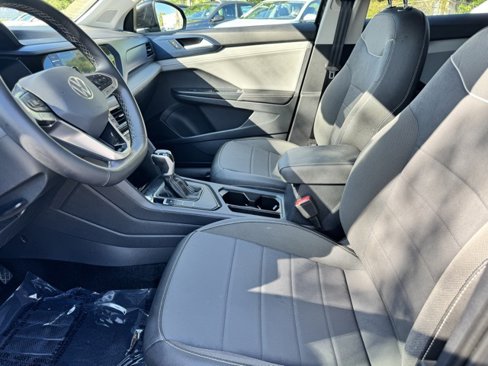 Certified 2024 Volkswagen Taos SE image 19