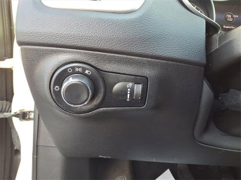 Used 2018 Jeep Compass Sport w/ Tech Group image 13