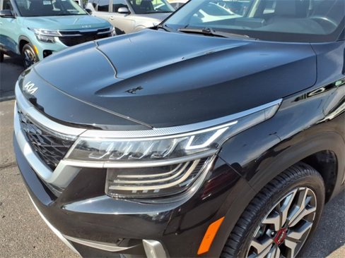 Certified 2022 Kia Seltos SX w/ Sunroof Package image 13