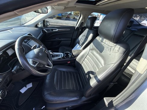 Used 2014 Ford Fusion SE w/ Equipment Group 202A image 10
