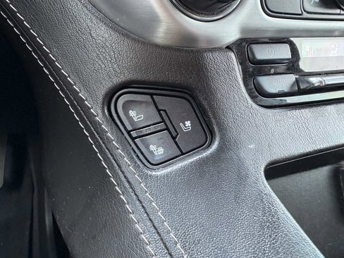 Used 2019 GMC Yukon SLT w/ Premium Edition image 27
