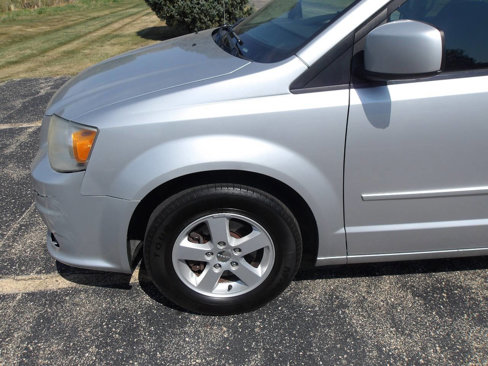 Used 2012 Dodge Grand Caravan SXT w/ Entertainment Group 1 image 31