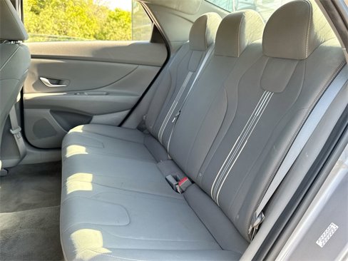 Used 2023 Hyundai Elantra SEL image 21