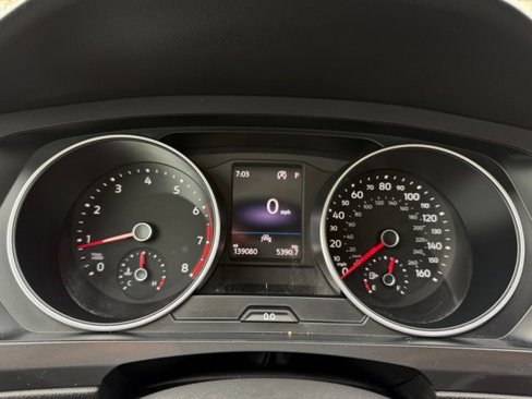 Used 2020 Volkswagen Tiguan SE image 38