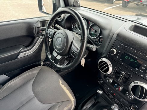 Used 2013 Jeep Wrangler Unlimited Sahara w/ Connectivity Group image 26