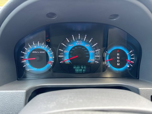Used 2010 Ford Fusion SEL image 12