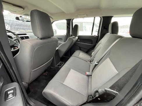 Used 2009 Jeep Liberty Sport image 10