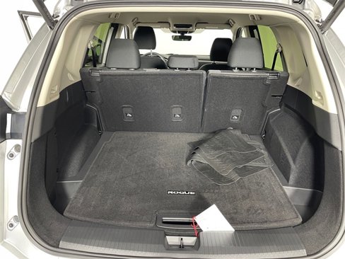 Used 2024 Nissan Rogue SV image 18