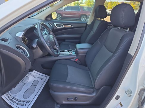 Used 2018 Nissan Pathfinder SV image 14