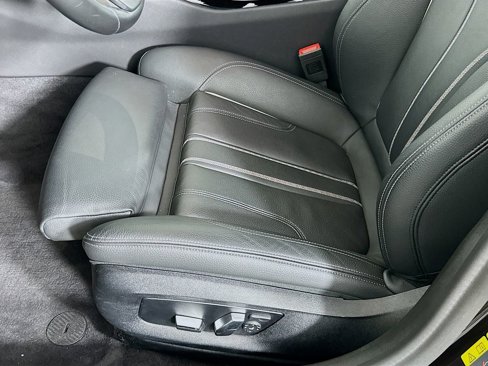 Used 2019 BMW 530e xDrive w/ Executive Package image 20