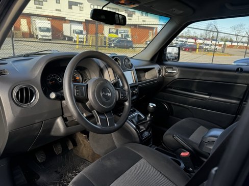 Used 2016 Jeep Patriot Sport w/ Power Value Group image 9