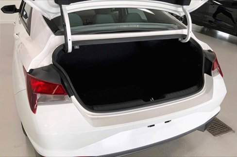 Used 2022 Hyundai Elantra SEL image 17