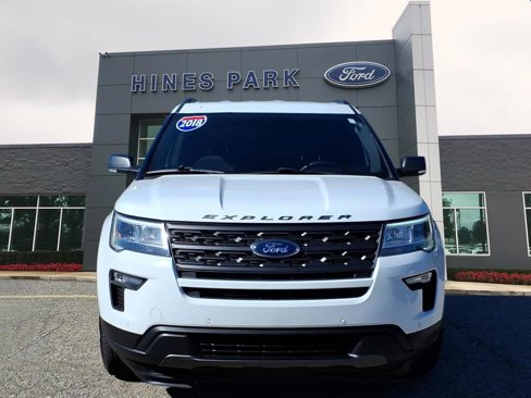 Used 2018 Ford Explorer XLT w/ Equipment Group 202A image 2