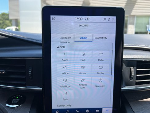 Used 2020 Ford Explorer Platinum w/ Premium Technology Package image 39