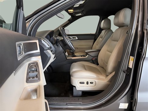 Used 2015 Ford Explorer XLT w/ Equipment Group 202A image 18