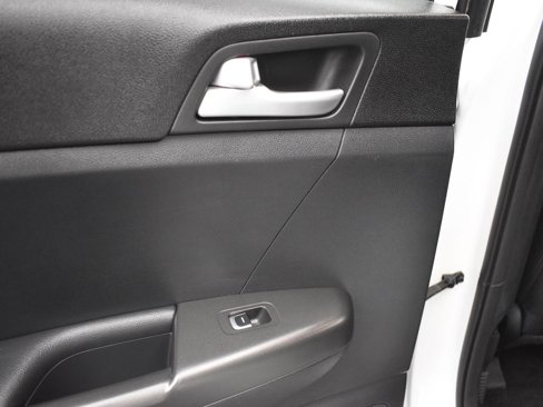 Used 2022 Kia Sportage LX image 14