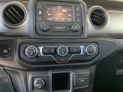 Used 2020 Jeep Wrangler Sport image 14