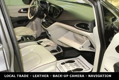 Used 2017 Chrysler Pacifica Limited image 25