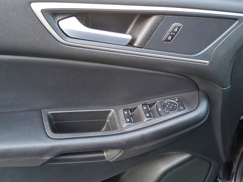 Used 2023 Ford Edge SEL image 13