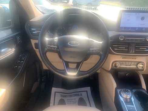 Used 2020 Ford Escape SEL image 17