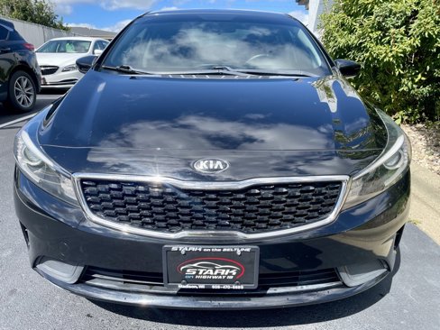 Used 2017 Kia Forte S image 3