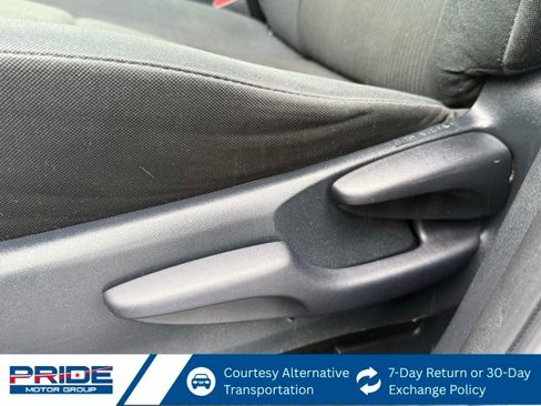 Used 2018 Toyota RAV4 LE image 23