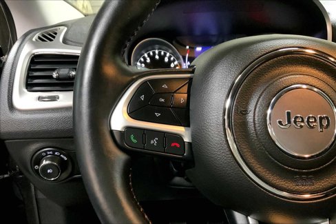 Used 2017 Jeep Compass Latitude w/ Cold Weather Group image 23