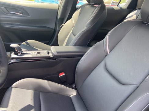 New 2025 Toyota Prius XLE image 6