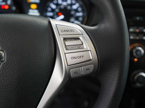 Used 2016 Nissan Rogue SV image 23