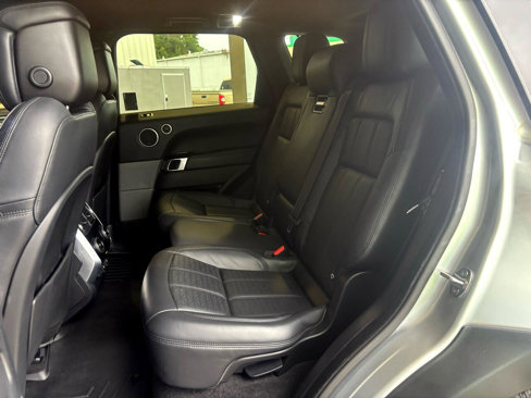 Used 2018 Land Rover Range Rover Sport HSE Dynamic image 22