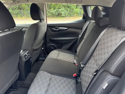 Certified 2020 Nissan Rogue Sport SV image 30