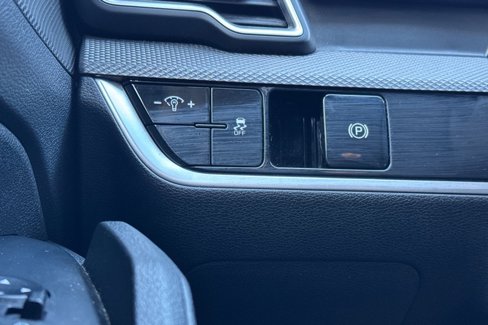 Used 2023 Kia Sportage LX image 30