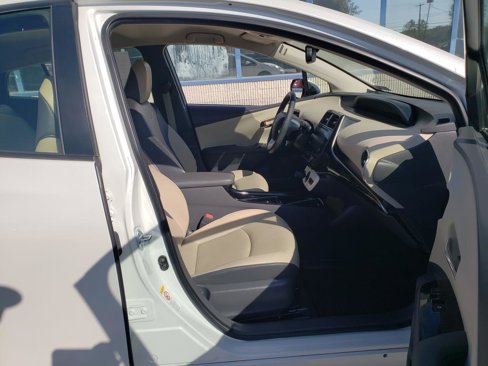 Used 2017 Toyota Prius image 17