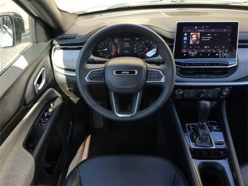 Certified 2024 Jeep Compass Latitude image 18