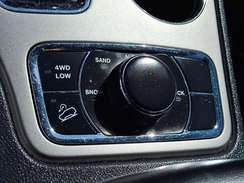 Used 2019 Jeep Grand Cherokee Limited image 25
