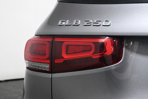 Used 2022 Mercedes-Benz GLB 250 4MATIC image 12