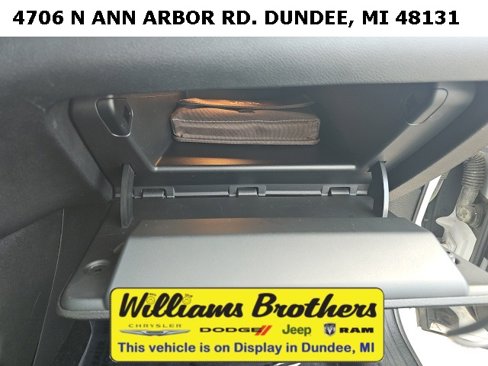 Used 2017 Jeep Cherokee Latitude w/ Cold Weather Group image 32