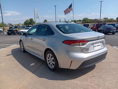 Used 2024 Toyota Corolla LE image 4