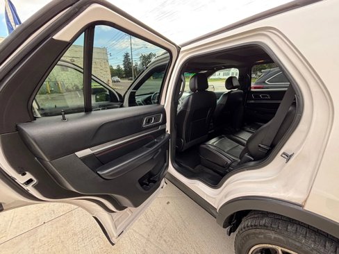 Used 2016 Ford Explorer Sport image 17
