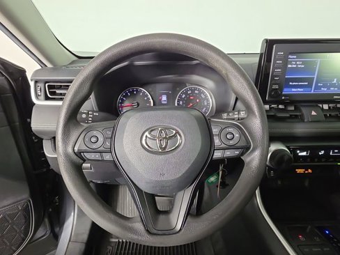 Used 2021 Toyota RAV4 LE image 30