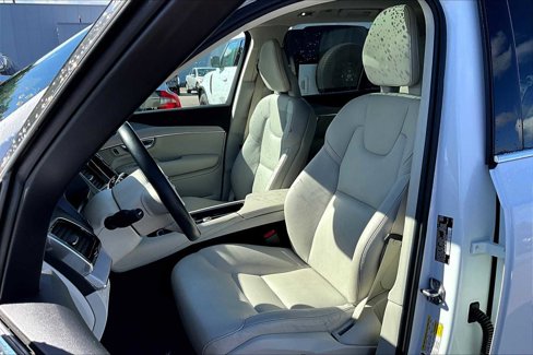 Used 2021 Volvo XC90 T5 Momentum w/ Advanced Package image 8