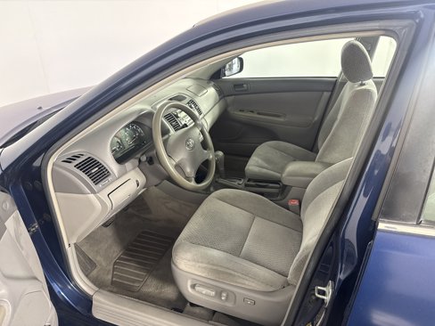 Used 2004 Toyota Camry LE image 13