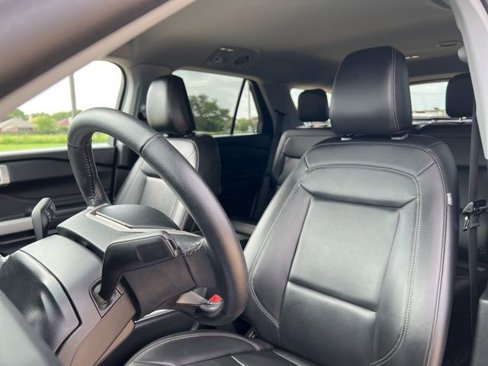 Used 2024 Ford Explorer XLT w/ Equipment Group 202A image 12