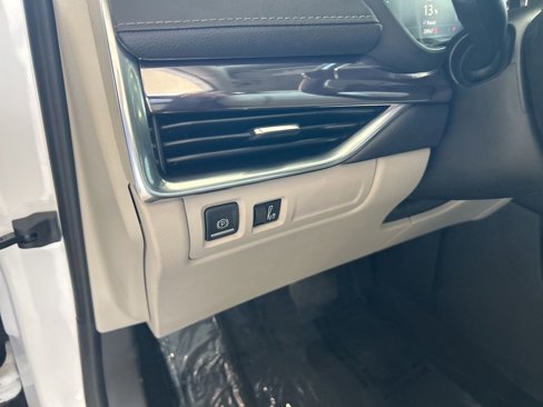Used 2021 Cadillac XT4 Luxury image 37
