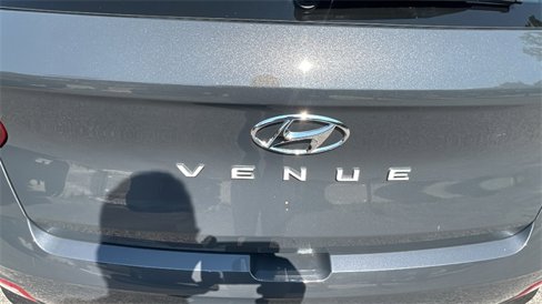 Used 2024 Hyundai Venue SEL image 8