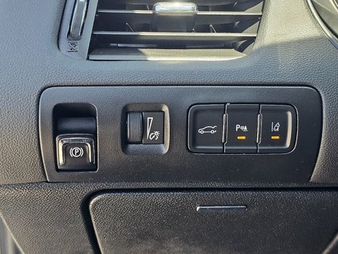 Used 2016 Chevrolet Impala LTZ image 28